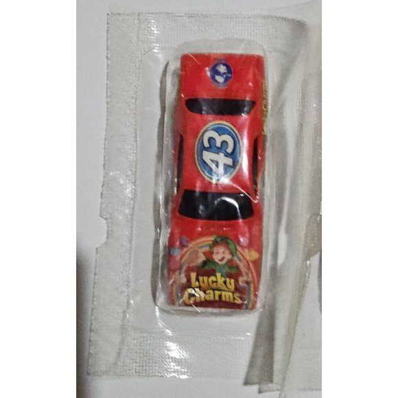 Vintage Lot of 5 Richard Petty #43 1:64 Diecast Hot Wheels Cars Sealed - Picture 2 of 6